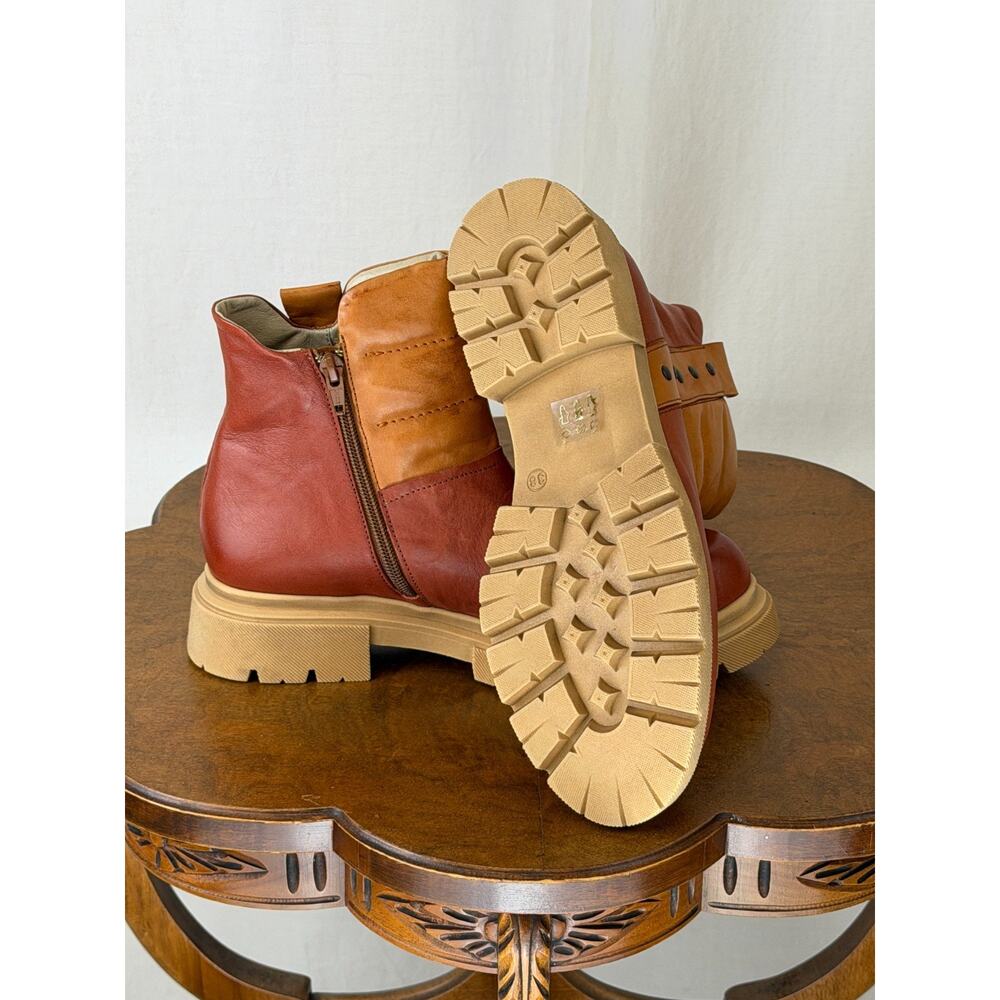 NIB Casta Xenia Rust Cognac Leather Two Tone Boot with Grommets #0281 EU 39 - Picture 4 of 9